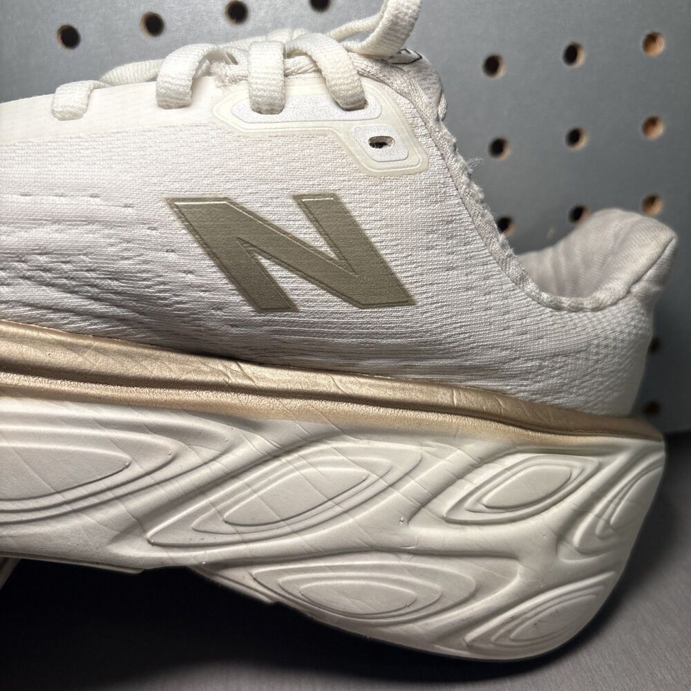 New Balance Fresh Foam X More v5 Womens Sz 8 White Sea Salt Gold Shoes Sneakers - Picture 13 of 16